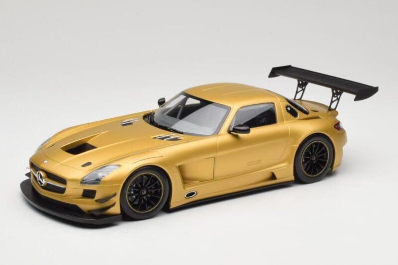 Mercedes AMG SLS C197 GT3 Street ゴールド Minichamps 1:18 151113106 メタル