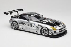 Mercedes AMG SLS C197 GT3 Team AMG China #96 M. Hakkinen / C. Cheng Zhuhai 6th 2011 Minichamps 1:18 151113196 メタル - 画像 4/6