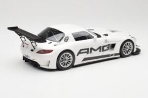 Mercedes AMG SLS C197 GT3 Street ホワイト Minichamps 1:18 151123107 メタル - 画像 2/6