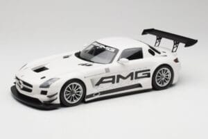 Mercedes AMG SLS C197 GT3 Street ホワイト Minichamps 1:18 151123107 メタル