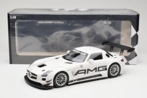 Mercedes AMG SLS C197 GT3 Street ホワイト Minichamps 1:18 151123107 メタル - 画像 6/6