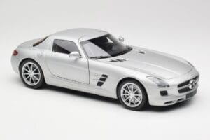 Mercedes SLS AMG C197 イリジウムシルバー Minichamps 1:18 100039026 メタル - 画像 6/8