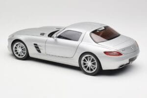 Mercedes SLS AMG C197 イリジウムシルバー Minichamps 1:18 100039026 メタル - 画像 7/8