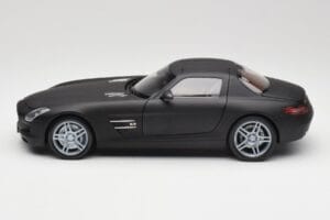 Mercedes SLS AMG C197 Matte Black Minichamps 1:18 100039027 メタル - 画像 4/8