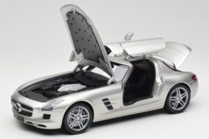Mercedes SLS AMG C197 マットシルバー Minichamps 1:18 100039029 メタル - 画像 2/8