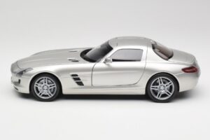 Mercedes SLS AMG C197 マットシルバー Minichamps 1:18 100039029 メタル - 画像 4/8