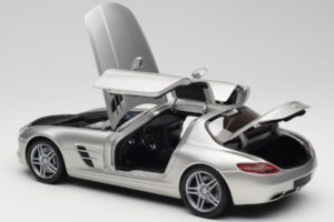 Mercedes SLS AMG C197 マットシルバー Minichamps 1:18 100039029 メタル - 画像 5/8