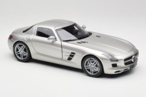 Mercedes SLS AMG C197 マットシルバー Minichamps 1:18 100039029 メタル - 画像 6/8