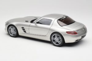 Mercedes SLS AMG C197 マットシルバー Minichamps 1:18 100039029 メタル - 画像 7/8