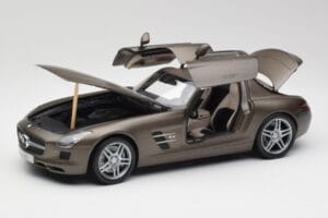 Mercedes SLS AMG C197 Monza グレー Minichamps 1:18 B66960044 メタル - 画像 2/8
