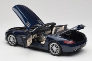 Mercedes SLS AMG R197 Roadster サウスシーズ ブルー Minichamps 1:18 100039031 メタル - 画像 5/8