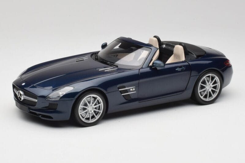 Mercedes SLS AMG R197 Roadster サウスシーズ ブルー Minichamps 1:18 100039031 メタル