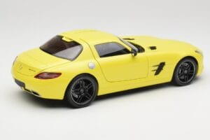 Mercedes SLS AMG C197 イエロー Minichamps 1:18 100039022 メタル - 画像 3/8