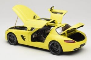 Mercedes SLS AMG C197 イエロー Minichamps 1:18 100039022 メタル - 画像 5/8