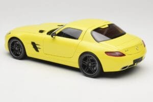 Mercedes SLS AMG C197 イエロー Minichamps 1:18 100039022 メタル - 画像 7/8