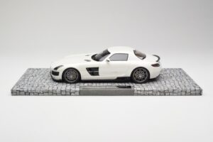 Mercedes Brabus SLS AMG 700 Biturbo パールホワイト Minichamps 1:18 107032020 メタル - 画像 3/6