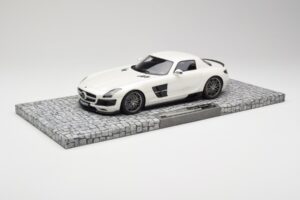 Mercedes Brabus SLS AMG 700 Biturbo パールホワイト Minichamps 1:18 107032020 メタル