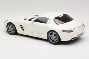 Mercedes SLS AMG Designo Mystic White Museum Edition Minichamps 1:18 B66055551 メタル - 画像 7/8