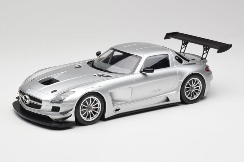 Mercedes SLS AMG GT3 C197 Street シルバー Minichamps 1:18 151113100 メタル