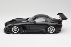Mercedes SLS AMG GT3 C197 Street マットブラック Minichamps 1:18 151113101 メタル - 画像 3/6