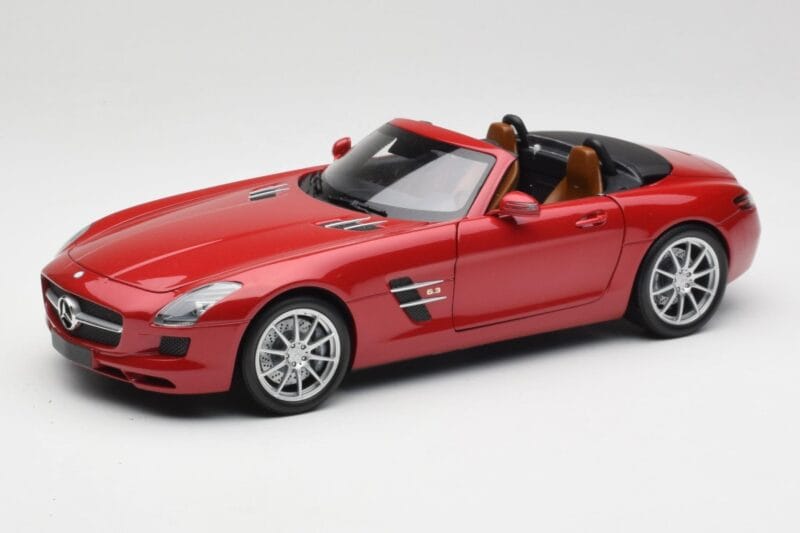 Mercedes SLS AMG R197 Roadster ル・マン レッド Minichamps 1:18 100039030 メタル