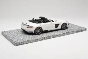 Mercedes Brabus SLS AMG 700 Biturbo Roadster パールホワイト Minichamps 1:18 107032130 メタル - 画像 2/6