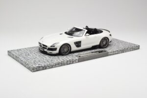 Mercedes Brabus SLS AMG 700 Biturbo Roadster パールホワイト Minichamps 1:18 107032130 メタル