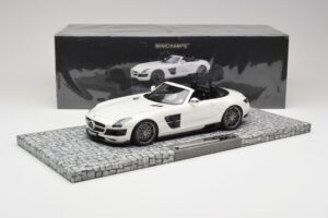 Mercedes Brabus SLS AMG 700 Biturbo Roadster パールホワイト Minichamps 1:18 107032130 メタル - 画像 6/6
