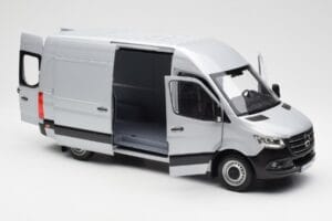 Mercedes Sprinter W907 シルバー Norev 1:18 183424 メタル - 画像 5/8
