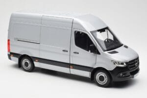 Mercedes Sprinter W907 シルバー Norev 1:18 183424 メタル - 画像 6/8