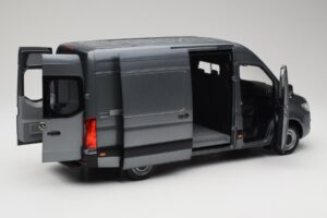 Mercedes Sprinter W907 パネルバン Selenite Grey Metallic Norev 1:18 B66004163 メタル - 画像 2/8