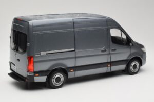 Mercedes Sprinter W907 パネルバン Selenite Grey Metallic Norev 1:18 B66004163 メタル - 画像 3/8