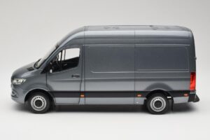 Mercedes Sprinter W907 パネルバン Selenite Grey Metallic Norev 1:18 B66004163 メタル - 画像 4/8