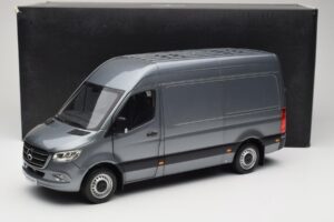 Mercedes Sprinter W907 パネルバン Selenite Grey Metallic Norev 1:18 B66004163 メタル - 画像 8/8