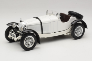 Mercedes SSK ホワイト Bburago 1:18 3009-P3 メタル
