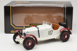 Mercedes SSKL #87 R. Caracciola ホワイト 1931 Bburago 1:18 3002-P1 メタル - 画像 6/6