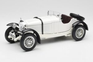 Mercedes SSKL ホワイト Bburago 1:18 3002 メタル