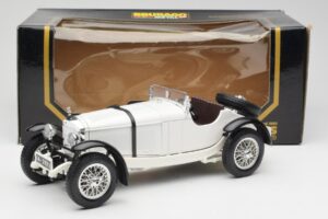 Mercedes SSKL ホワイト Bburago 1:18 3002 メタル - 画像 8/8