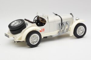 Mercedes SSKL ホワイト & クリーム Bburago 1:18 3002-M1 メタル - 画像 2/6