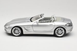 Mercedes Vision SLR Roadster シルバー Maisto 1:18 B66962107 メタル - 画像 4/8