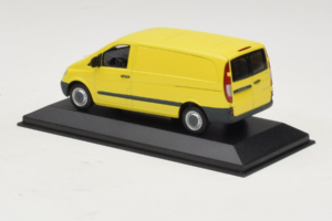 Mercedes Vito W638 イエロー Minichamps 1:43 B67871200-R1 メタル - 画像 3/4