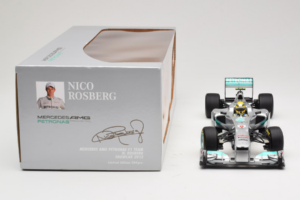 Mercedes W03 #8 N. Rosberg Mercedes AMG Petronas Showcar 2012 Minichamps 1:18 110120078 メタル - 画像 6/7