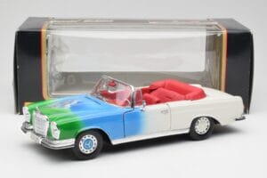 Mercedes 280SE W108 Tricolor Maisto 1:18 56014 メタル - 画像 8/8
