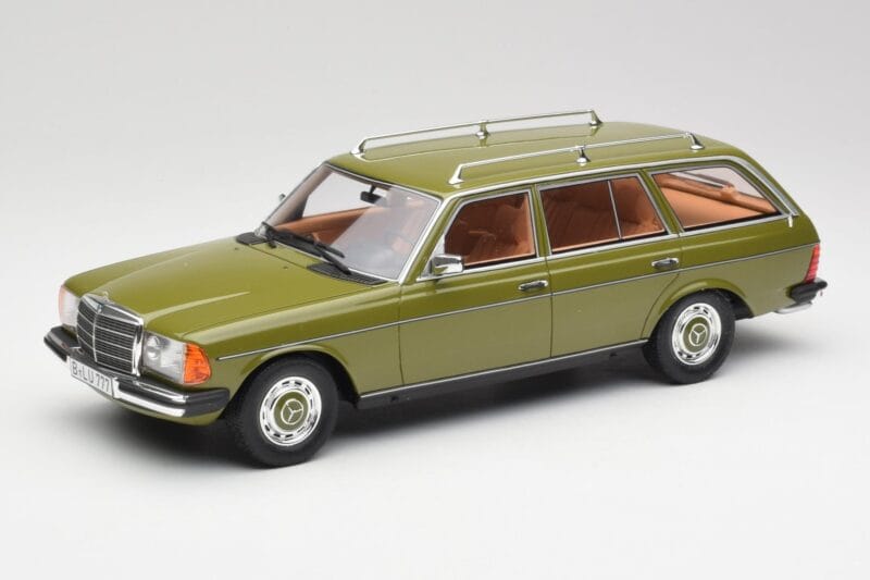 Mercedes W123 200T サイプレスグリーン BoS Models 1:18 BOS008 メタル