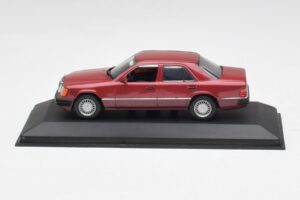 Mercedes 300D W124 レッド Minichamps 1:43 3209 メタル