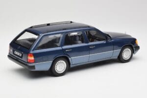 Mercedes 300D W124 T-Modell Nautical ブルー Norev 1:18 183962 メタル - 画像 3/8