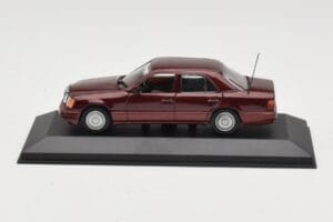 Mercedes W124 Dark Red Metallic Minichamps 1:43 MB002 メタル
