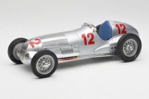 Mercedes W125 #12 R. Caracciola Grand Prix 1937 CMC 1:18 M-052 メタル