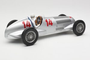 Mercedes W125 #14 Daimler-Benz AG M. von Brauchitsch 2nd Place German GP 1937 Minichamps 1:18 155373114 メタル - 画像 2/6