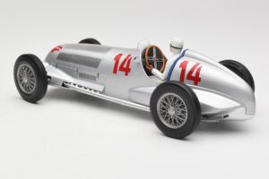 Mercedes W125 #14 Daimler-Benz AG M. von Brauchitsch 2nd Place German GP 1937 Minichamps 1:18 155373114 メタル - 画像 5/6